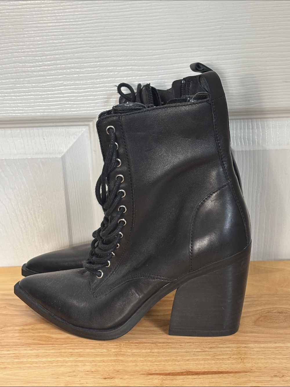 Steve Madden Black Pointed Toe Lace-Up Block Heel Leather Boots Size 6 witchy